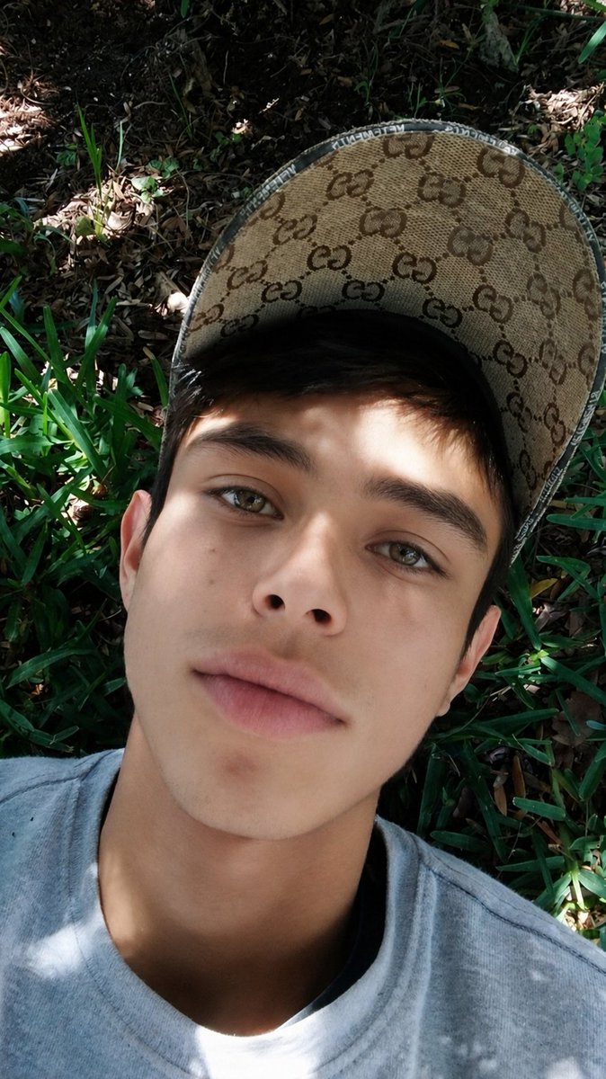Daniel V tweet media
