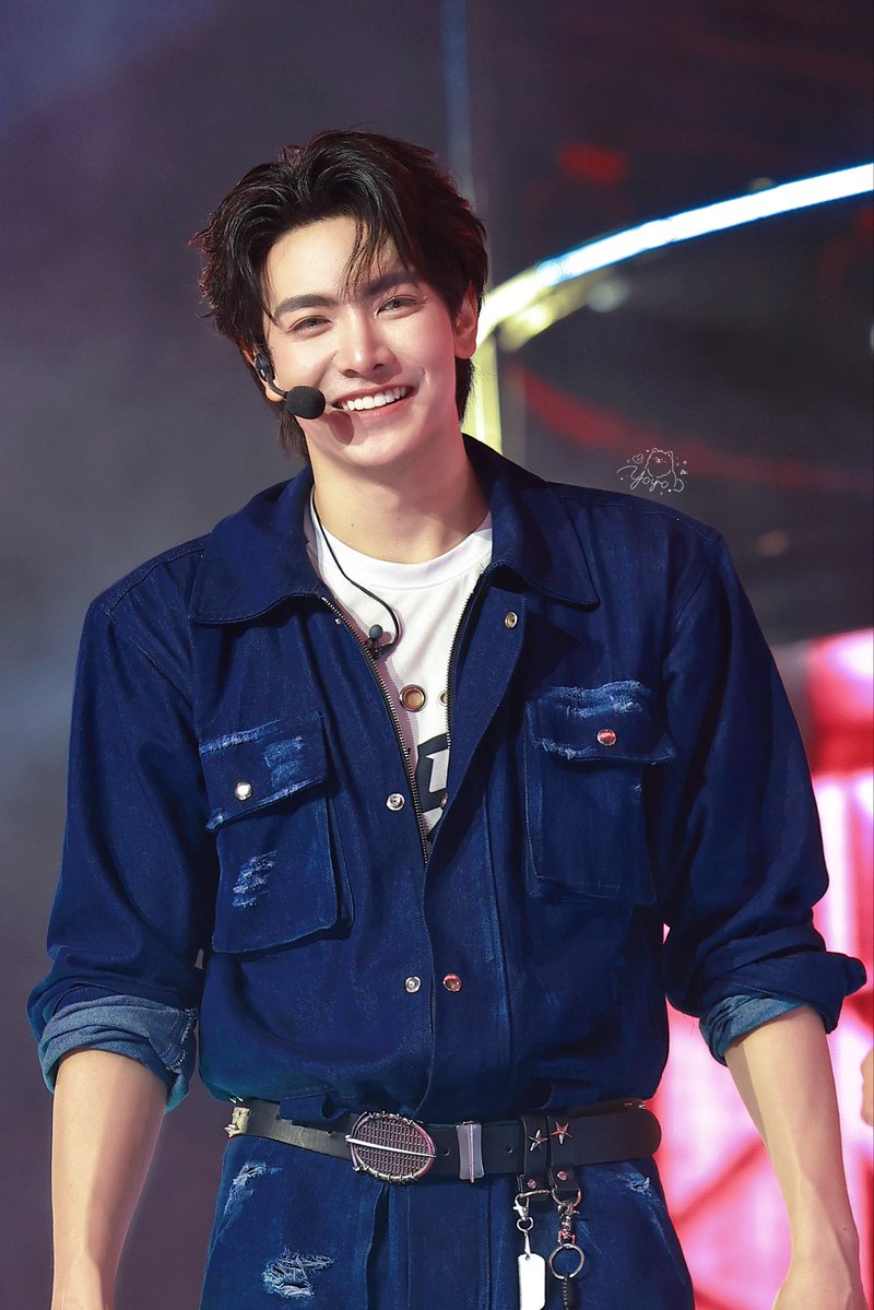 12. A very beautiful smile JOONGDUNK RACING CHAMPION
