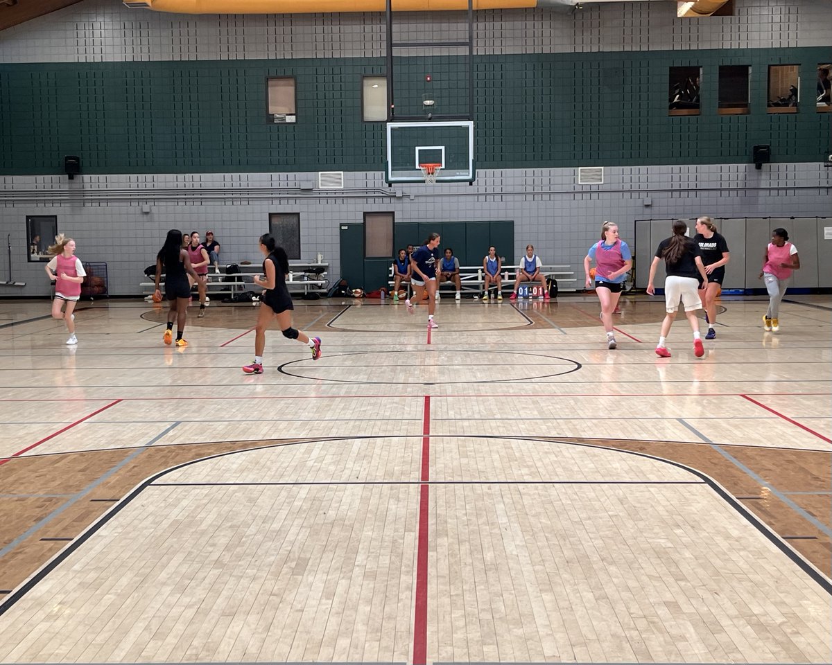 jordan_jhabvala's tweet photo. Girls HS runs.  @London_Taylor3 @NNewbins @Kimy2028 @camigunter11 @katefuessel @AbbyFuessel @GracieJWard20 @ava8chang @Katie_Moon2027 @AddisonMoon05 @WeissCharlotte_ @EmersonDrake28 @lexi_oder @Paris_taylor10, Tianna Rogers, Sienna Williams #girlsbasketball https://t.co/nwyXqkCwGL