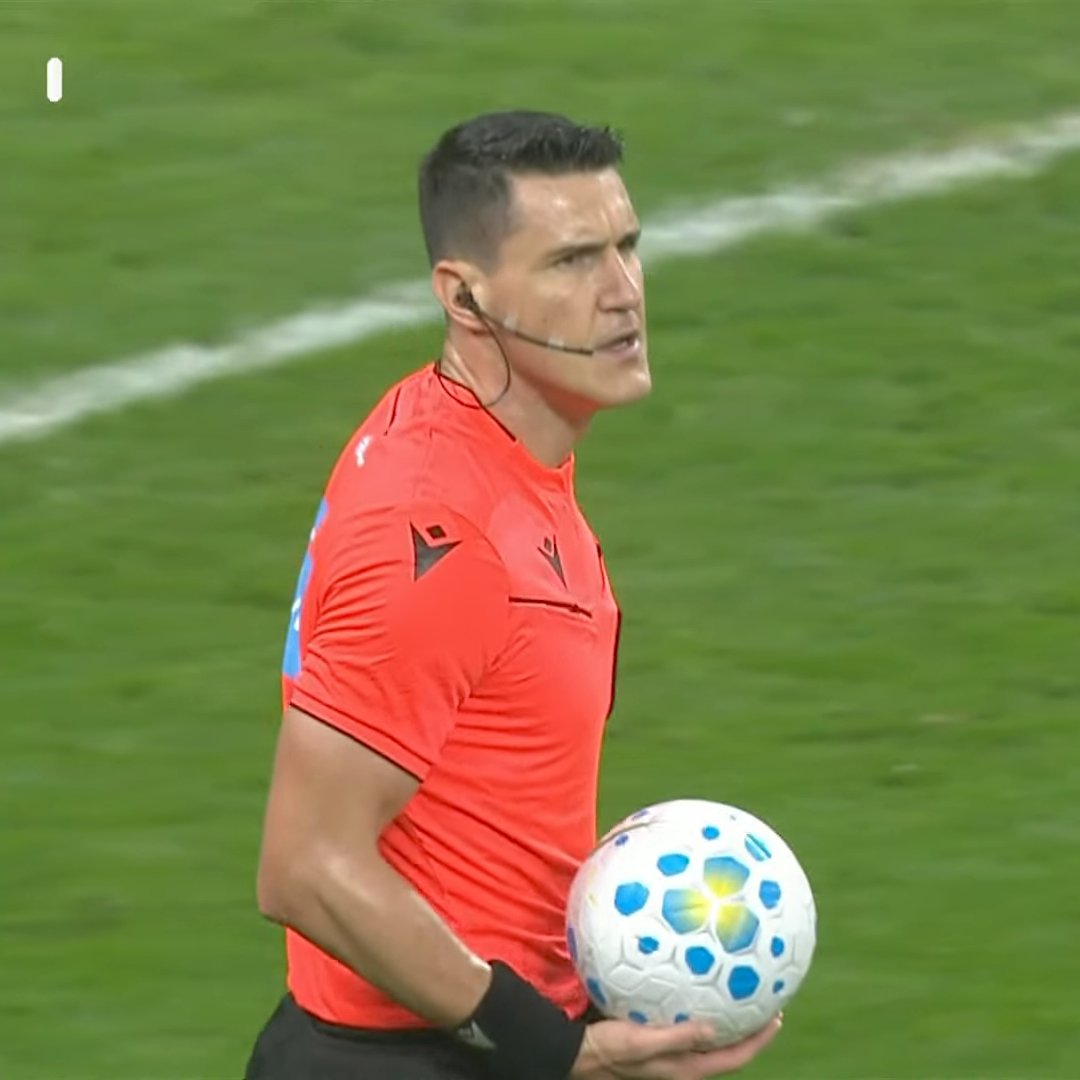 erroscontra's tweet photo. Da pra contar nos dedos os jogos em que o Corinthians não foi prejudicado quando Rafael Rodrigo Klein esteve no apito. https://t.co/9YKpgORKcp