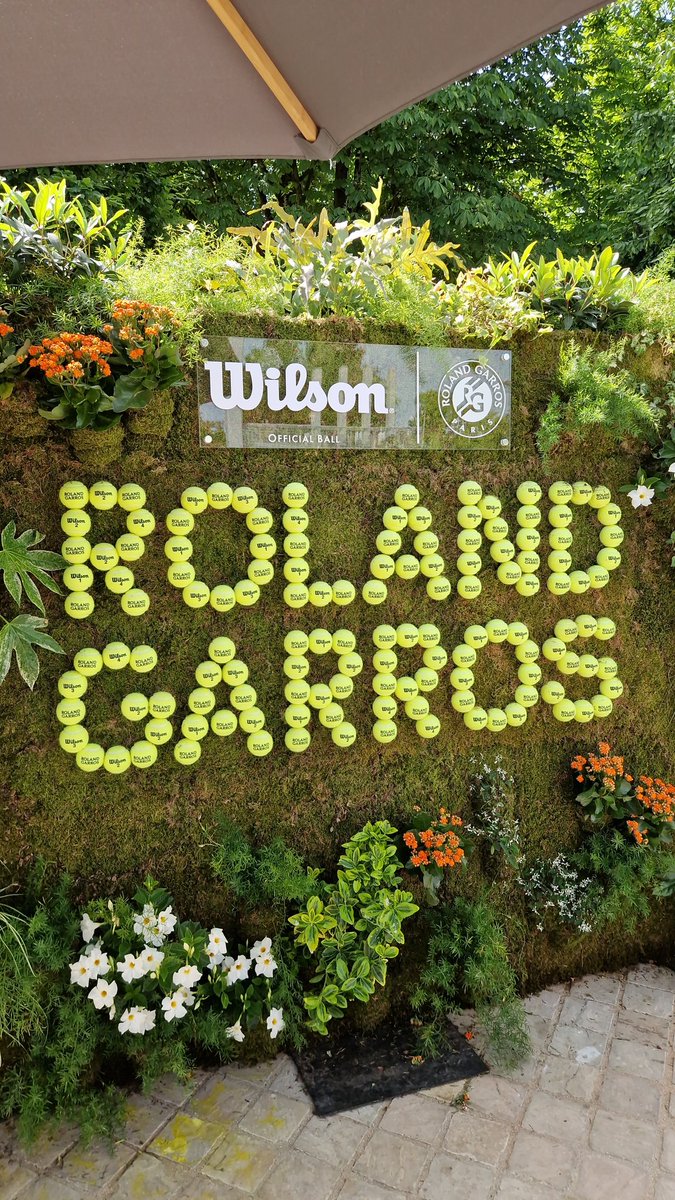 JulienBleicher's tweet photo. 10h de RG avec le frate @maitredurden ! 🎾🥎🇨🇵☀️ La tradition annuelle ! Merci @BNPParibas et @rolandgarros #RolandGarros @Lacoste #RG2026 @atptour @Taylor_Fritz97 @ROLEX @TennisLegende @WeAreTennis @Tennis @UniversTennis #RG #Lenglen @DjokerNole @janniksin @emirates @ENGIEgroup https://t.co/Xv2BsyWOkF