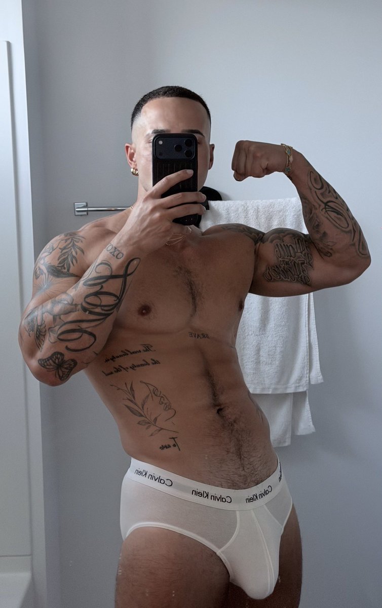 jordantorrss's tweet photo. How do I look like https://t.co/E44dYx7Dyt