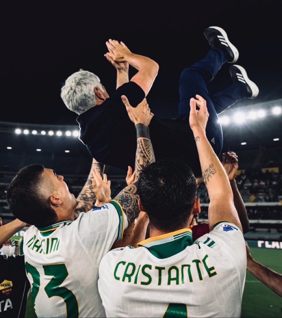pure_romanista's tweet photo. Roma have finished inside of the top three in Serie A for the first time in 8 YEARS 🟡🔴📈

Gian Piero Gasperini 👏 https://t.co/8L2qLJbaJV
