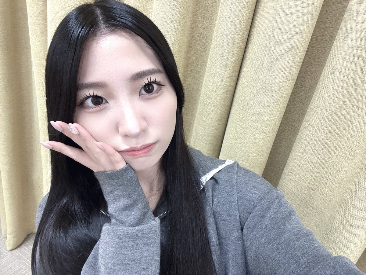 石黒 友月 tweet media