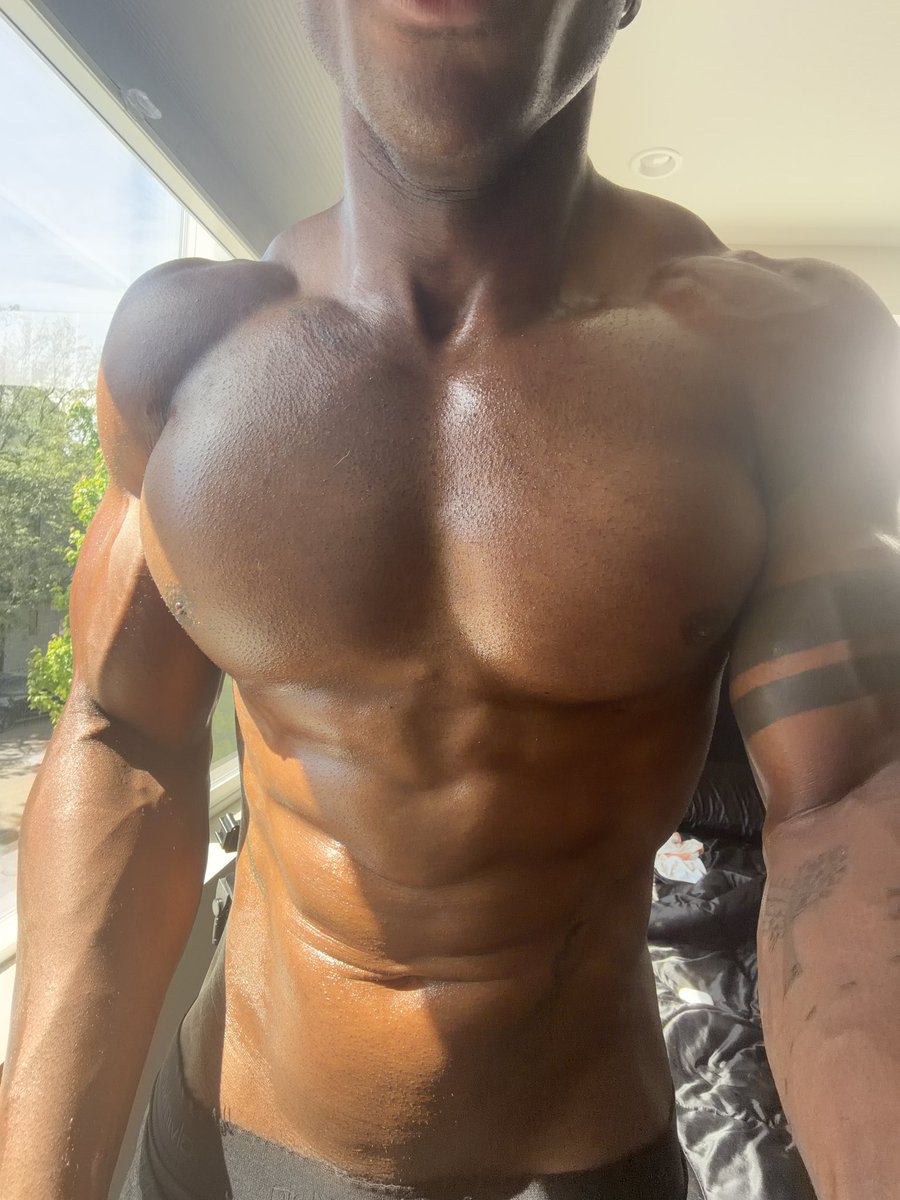 prettyskinboi tweet media