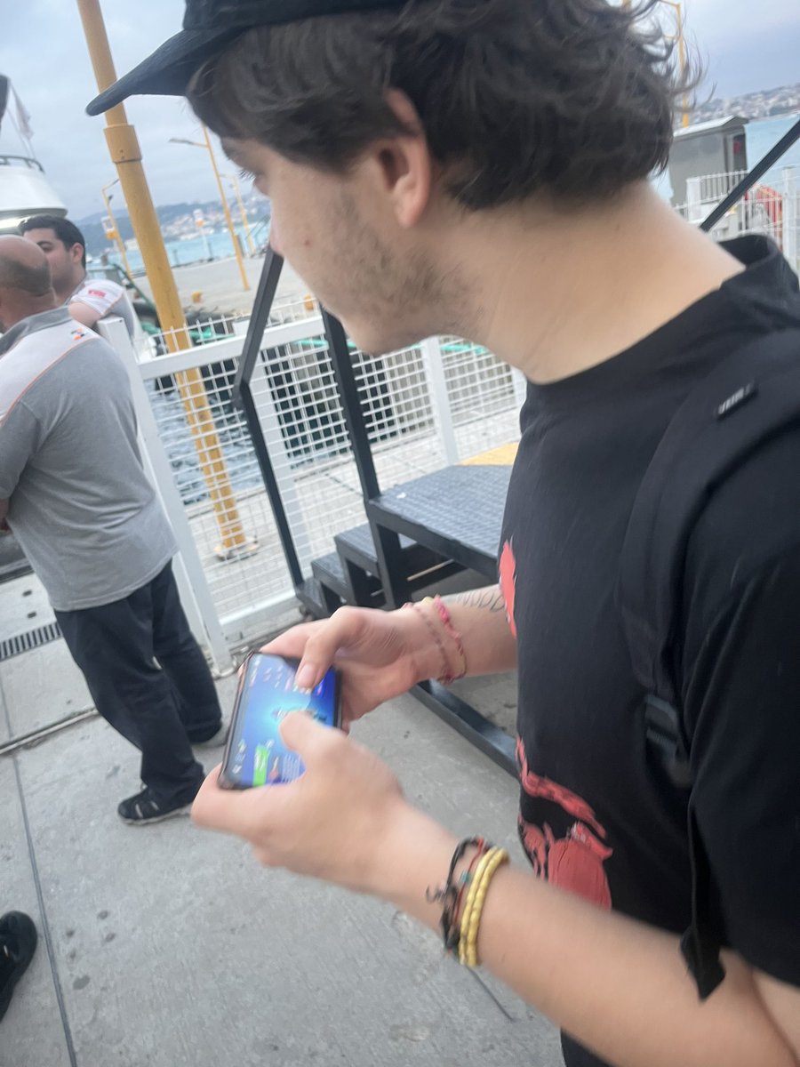 kadife sk tweet media