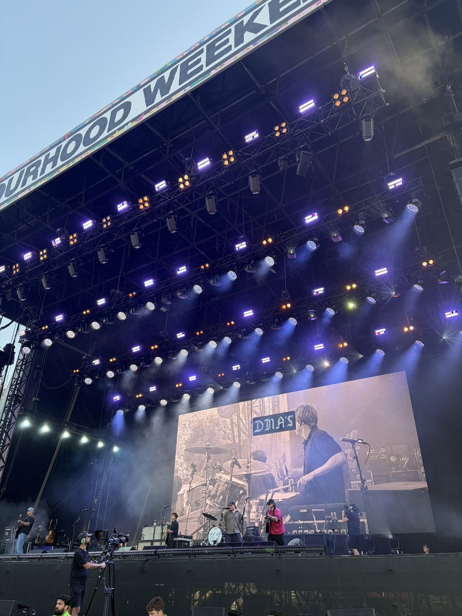 FawcusJack's tweet photo. Nice day out watching Blossoms from
Stockport and DMA'S from Sydney Australia https://t.co/1UoImLL4bu