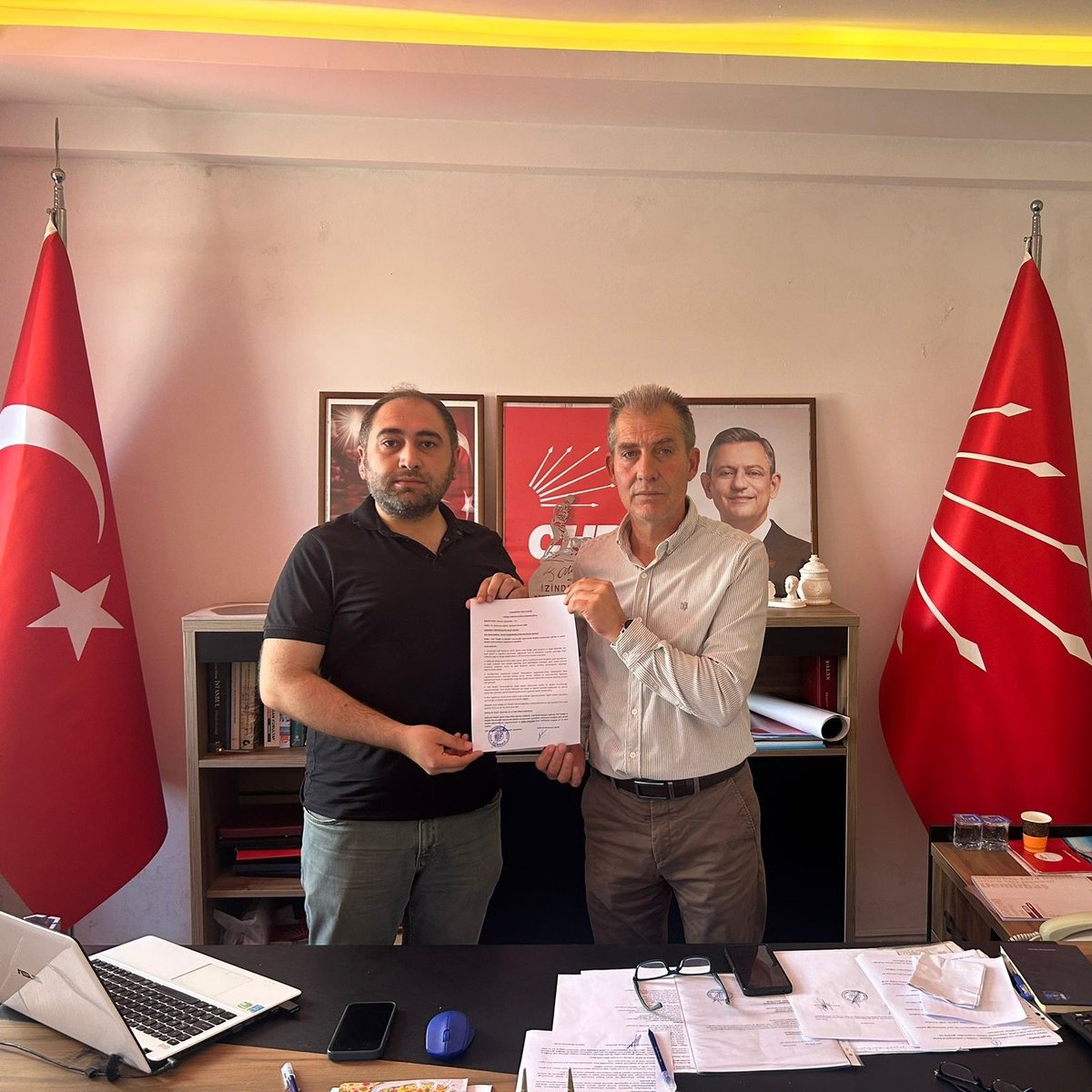 CHP Ayvalık İlçe Başkanı Hüseyin Şalmanlı, Kemal Kılıçdaroğlu hakkında disiplin soruşturması açılması ve kesin ihraç kararı verilmesi talebiyle başvuruda bulundu.
