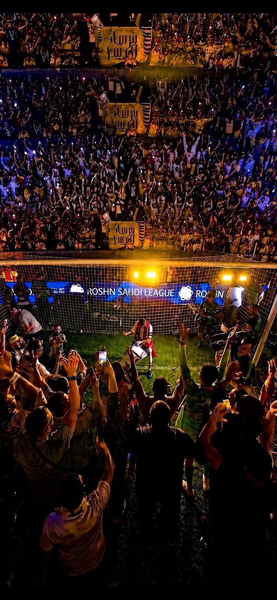 Muath_Alh's tweet photo. الصورة هذي مطيره بلوفهم فما بالك في البطولات ..

احتفلوا بضجيج وخل أنينهم يوصل آخر الدنيا 😂💛 https://t.co/5fNpY66qqK