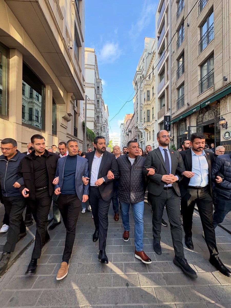 Ali ütebay tweet media
