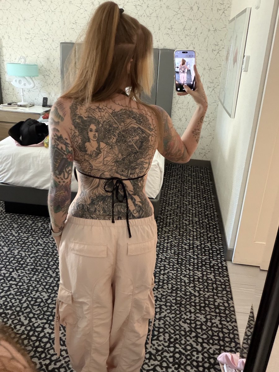 alexa 🧚🦋 𝔠𝔥𝔦𝔪𝔪𝔶 𝔪𝔬𝔫𝔱𝔞𝔫𝔞⁷ tweet media