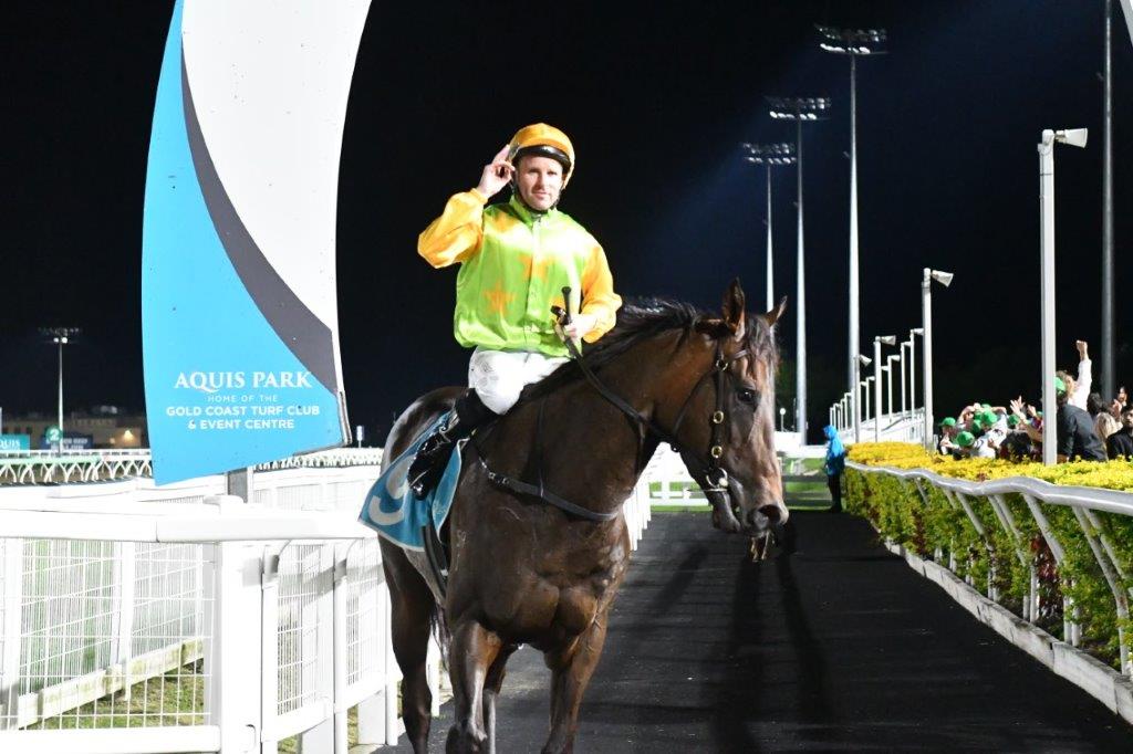 tonygollan's tweet photo. 💥TRACKSIDE WINNER OF THE WEEK 💥
Our #WinnerOfTheWeek presented by Trackside Photography is Zoufani.
4yo mare Zoufani (Zousain x Hollaback Girl) won the BM68 Hcp 1200m at the Gold Coast metro meeting on Friday night ridden by Tommy Berry & strapped by Shania Lyons. https://t.co/EafEzTVw5O