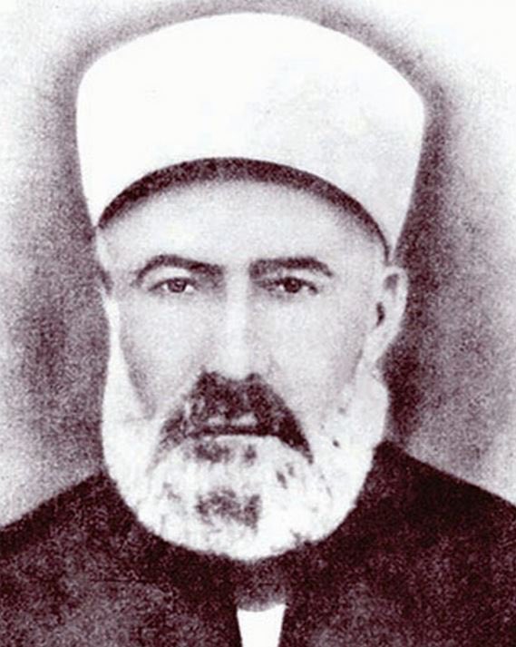 ozlemdogan_'s tweet photo. Gün boyunca süren malum tartışmaya binaen yeniden hatırladım: Şehid İskilipli Atıf Hoca’ya ve Şehid Vaiz İbrahim Edhem’e Allah’tan rahmet diliyorum. https://t.co/g0N9j0P6zK