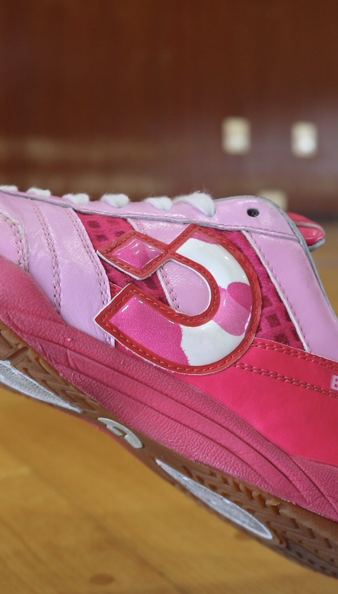 shusal1's tweet photo. Desporte X PEACE PIECE PROJECT
Boa Vista KI PRO3

Dロゴはピンク×ホワイトのカモフラ柄。

今作の注目ポイントはトゥー部にSlimFlexが初めて採用されていることですが、こちらサンプルのため反映されておらず。

楽しみは9月まで待ちたいと思います！ https://t.co/xhfQvBprQY