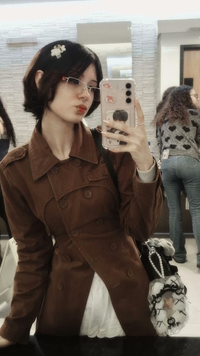 𝐸𝓁𝓁𝒶 𓂃🍂 VAI VER O BTS tweet media