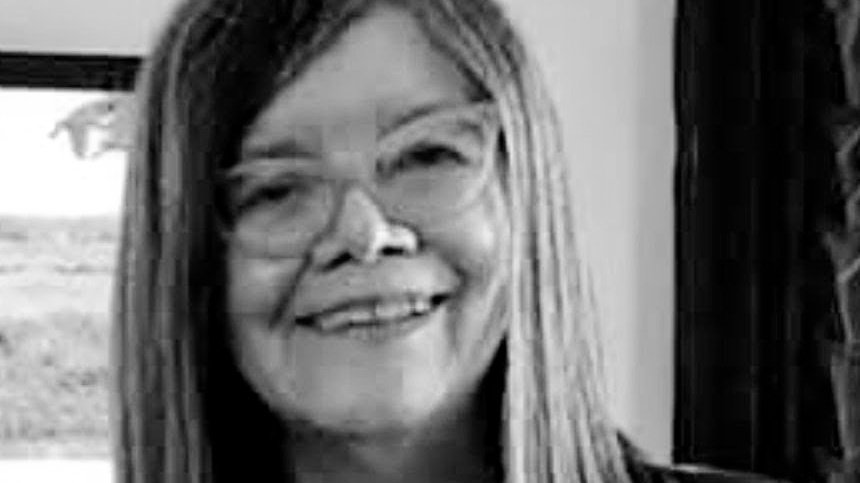 epifitas's tweet photo. "no sirve de nada la palabra
mientras haya que llorar
frente a la boca del lobo que traga sin pausa"

Inés Muñoz Aguirre

Venezuela, 1955 - 2026 https://t.co/05yOJTKmJE