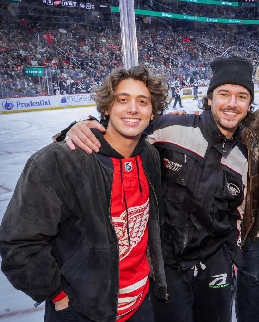 açelya🏒 tweet media