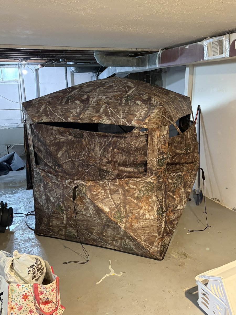 CodeMann_23's tweet photo. First time for everything.
Gotta get the guy dried out. https://t.co/VMfIS4H1aq
