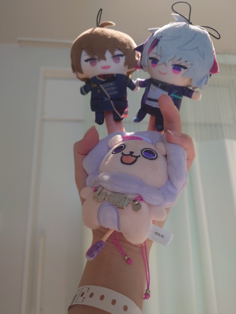 ななしななこ tweet media