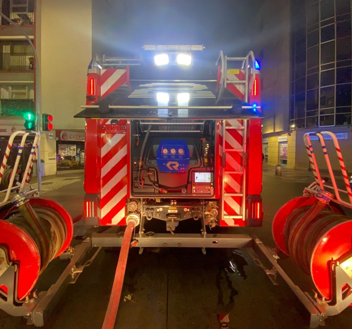 Cuerpo de Bomberos de Santiago tweet media