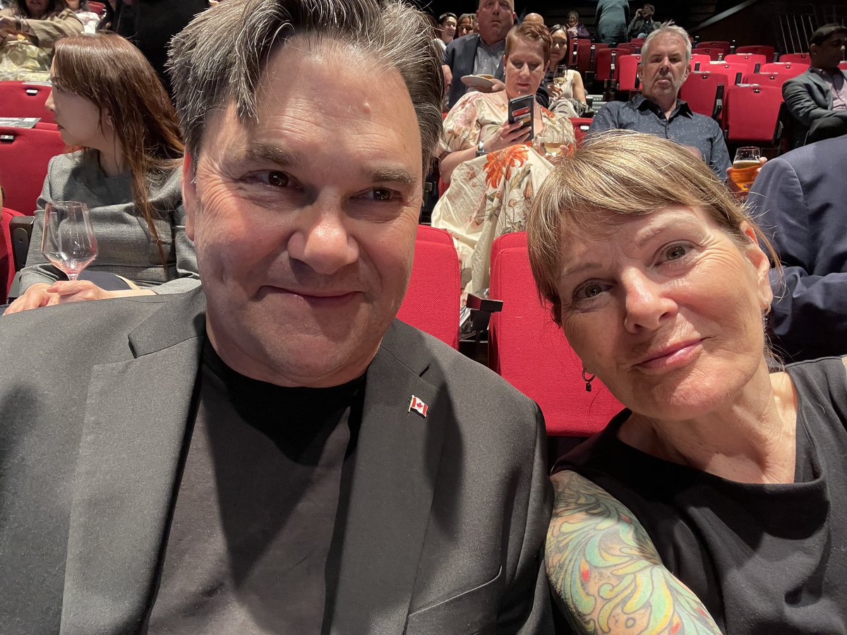 sharongregson's tweet photo. So much fun to attend the Collingwood Neighbourhood House 40th Anniversary Gala - and see Canada’s brilliantly funny politician Don Davies there too! @DonDavies @collingwoodnh https://t.co/uIYYah7LE0
