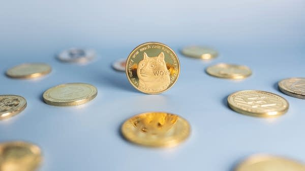 MarkTheInt's tweet photo. Memecoins were supposed to onboard people into crypto.

Instead, many turned the industry into a casino.

Rugs.
Fake hype.
Influencers dumping on followers.

The biggest loss wasn’t money.

It was trust. https://t.co/BzQsuDQ7iM