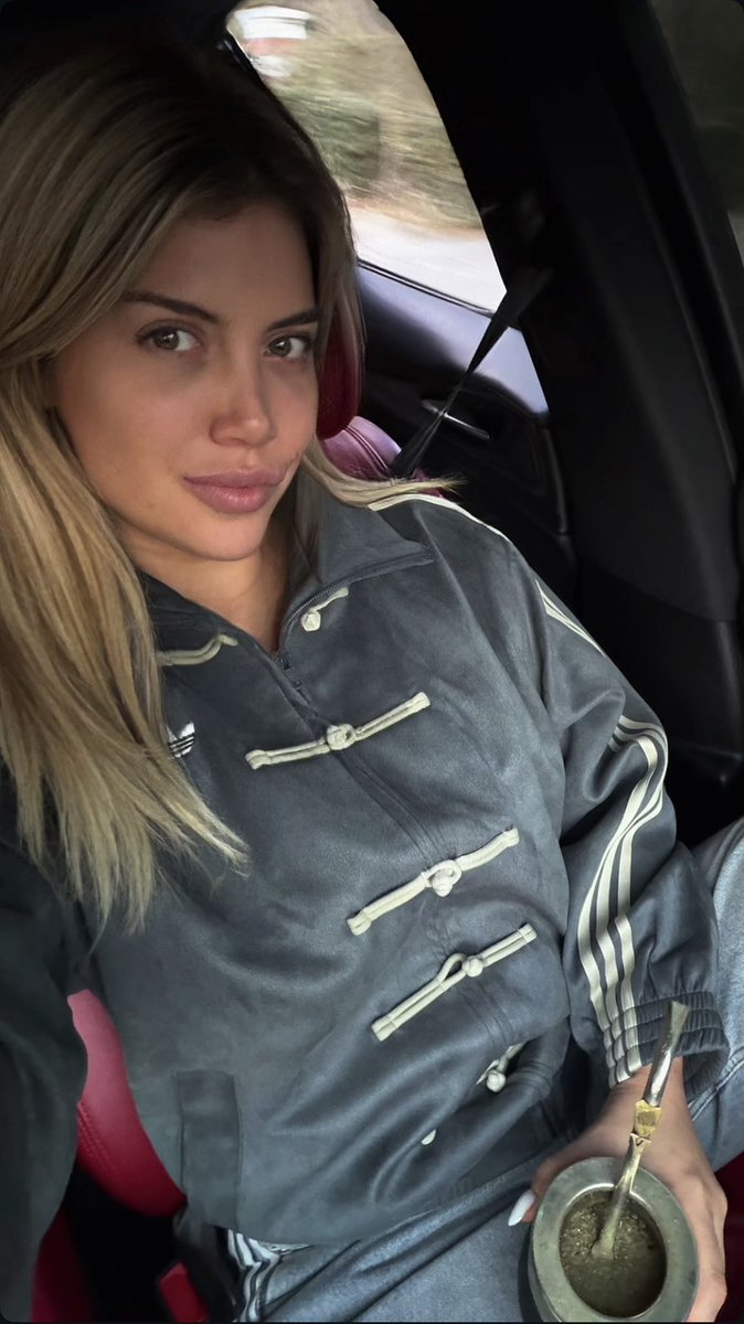 Naiara Vecchio ♔ tweet media