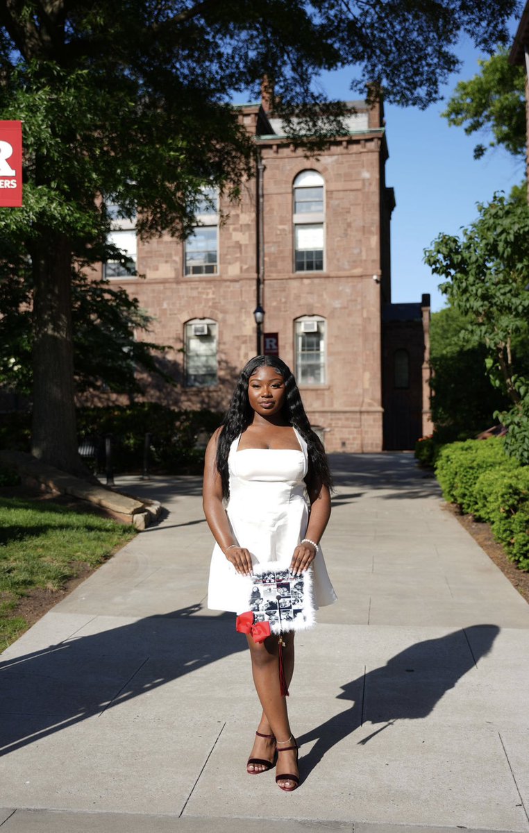 DaSagiterrorist's tweet photo. Through all the trials and tribulations, thank God I made it !❤️🖤🎓 #rutgersuniversity #collegegrad https://t.co/ooeNqQC5pn