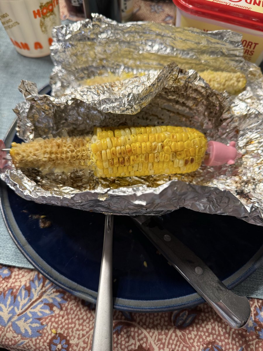 nsdxe's tweet photo. Columns or rows for eating corn?

I’m columns personally https://t.co/qmZOb1wKbp