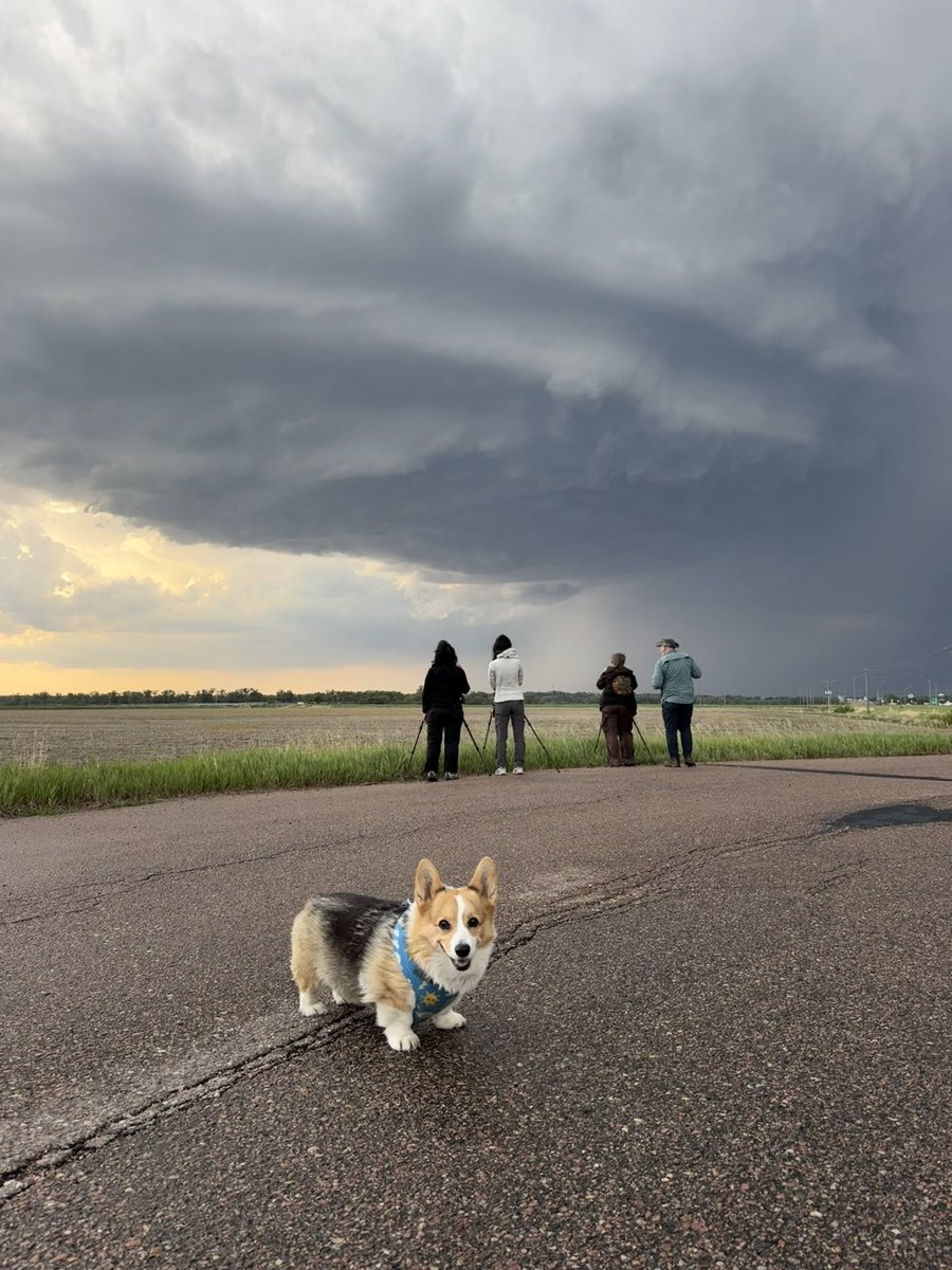 SirlinJohn's tweet photo. Long drive from Denver to SE South Dakota today but a great start to tour #2! https://t.co/jaiuCWBGzx