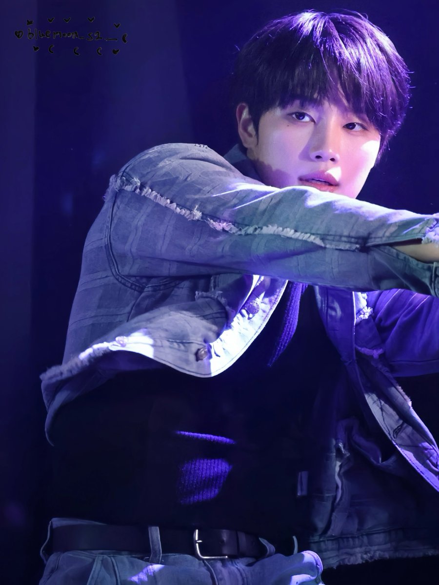 bluemoon_s2__'s tweet photo. 260523 2부 막콘💙

멋있는 순간들👑

#디아즈 #DIAZ #SINWOO #신우 #シヌ
@diaz_ezent https://t.co/jfv00IcJrr