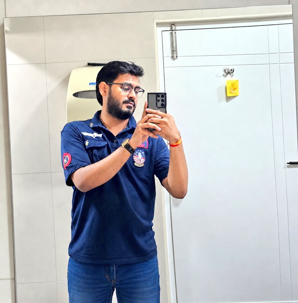 AI_SJ73's tweet photo. Think of your day like a bank balance: you wake up with ₹86,400. If someone steals ₹400 (a few negative seconds), you don’t throw away the rest-so don’t let a moment of negativity spend your whole day. Pause, reset, move on. #MondayMotivation #MindsetMatters https://t.co/M9X3mksjrh