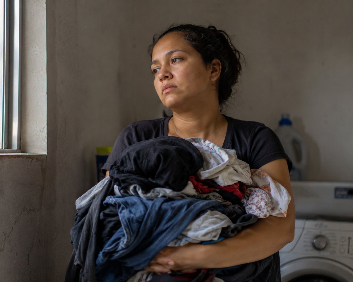 HorizonteInt's tweet photo. Tem gente acordando agora…
com o corpo descansado.
Mas com a alma exausta.
💔
Porque existem cansaços
que uma noite de sono
não resolve.
#DorEmocional #SaúdeMental #Recomeço https://t.co/UN8dtOaMWj