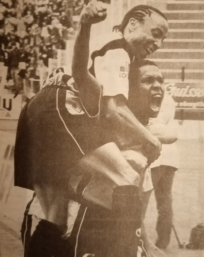 ArchivesFc's tweet photo. Le 26 mai 2006, le Tours FC battait Nimes (1-0) lors de la 38e et dernière journée de National et remontait en Ligue 2
⚽️Mandanne
📸Crédits photos: La Nouvelle République https://t.co/tkyOAJX8No