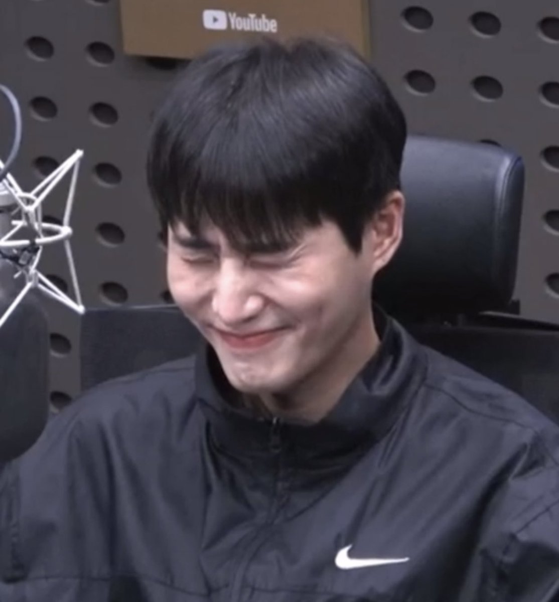늘이 tweet media
