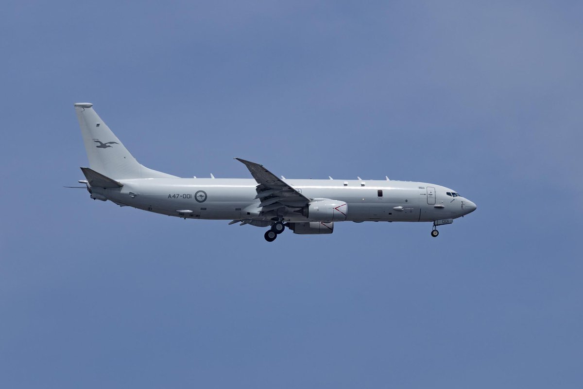enoshima_ss's tweet photo. 2026.05.25  午後の厚木基地
オーストラリアのP-8
遠めから撮影したので、少しもやっている
＃厚木基地 https://t.co/UOhx02LKc1