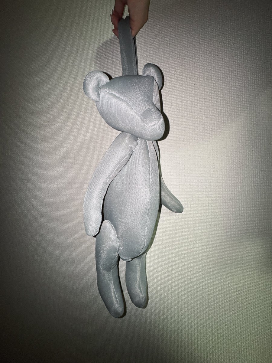 YURIPIEZ's tweet photo. デザフェスでくまお迎えさせてもらったんだけどもちもちの生地でかなりかわいすぎる
お揃いのネックレスとか作っちゃうか https://t.co/3VlKYZ1wis