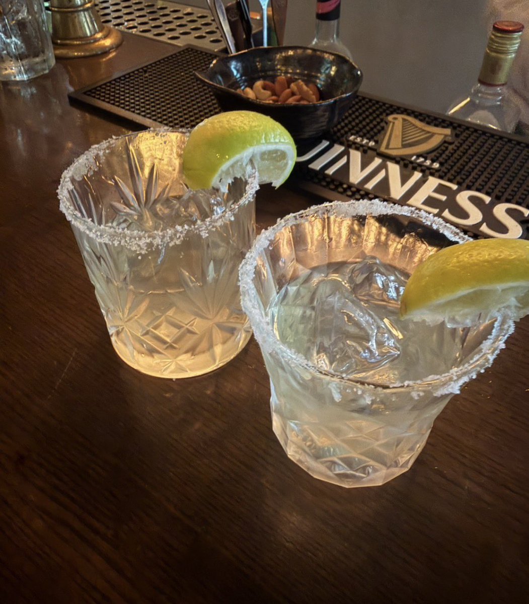 TokyoSamuraiBar's tweet photo. We are closed today at Samurai Bar Asakusa but we will be back tomorrow with more good drinks and good times! 2pm-9pm! #asakusa #tokyo #divebar #asakusabar #tokyobar #浅草　#浅草バー　#東京　#東京バー　#マルガリータ　#margaritas https://t.co/4pQ0aDTTKq