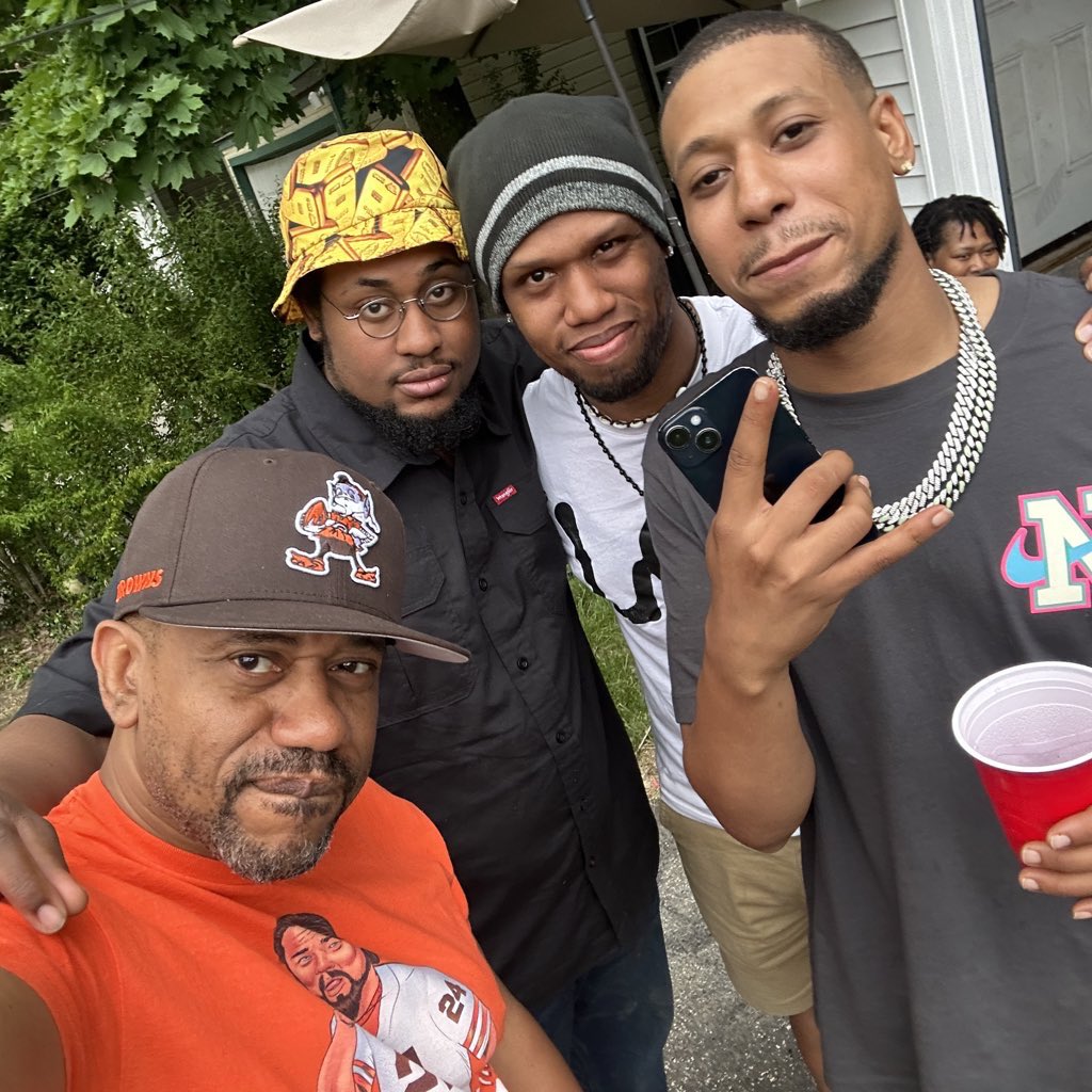 🇺🇸BROWN SPIDER ADVENTURES!!!🇱🇷 #D4L (17-0) tweet media