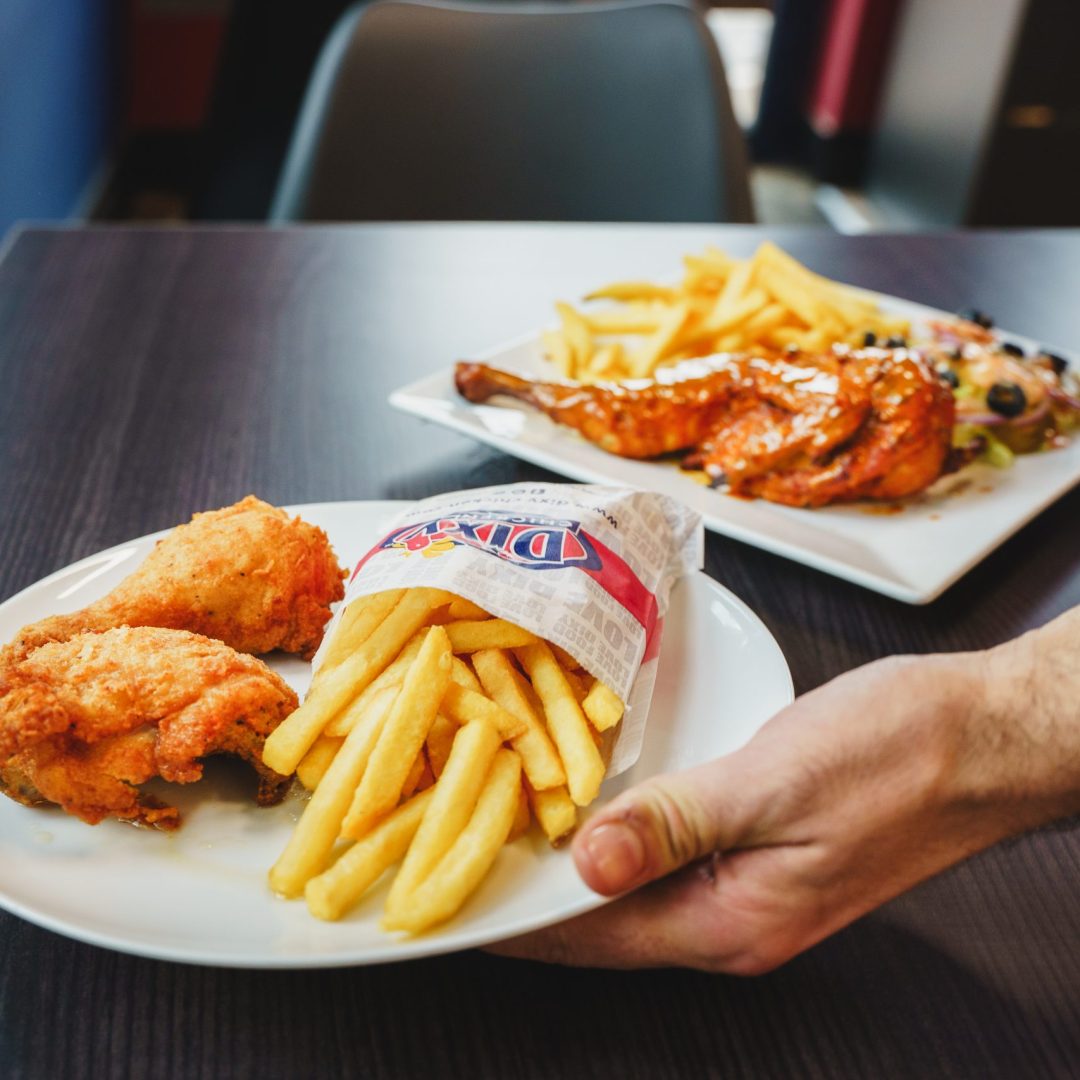 DixyChicken10's tweet photo. All these delicious food ready to be delivered.😋 #dixychicken #dixy #restaurant #chicken #TrendTopic #Fried_egg #fried #fries #delivery #man #halal #table #chair #summer #sun #bright #cool #media #school #britain #bones #meal https://t.co/qimMoDQSMF