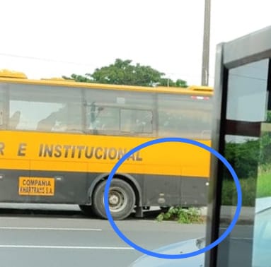 Urb_MuchoLote2's tweet photo. Nos reportan que este expreso por segunda ocasión tumba el árbol que está a la altura del primer centro de acopio,
@181Responde @ATM_Transito @ATMGuayaquil https://t.co/80AvqYflzG