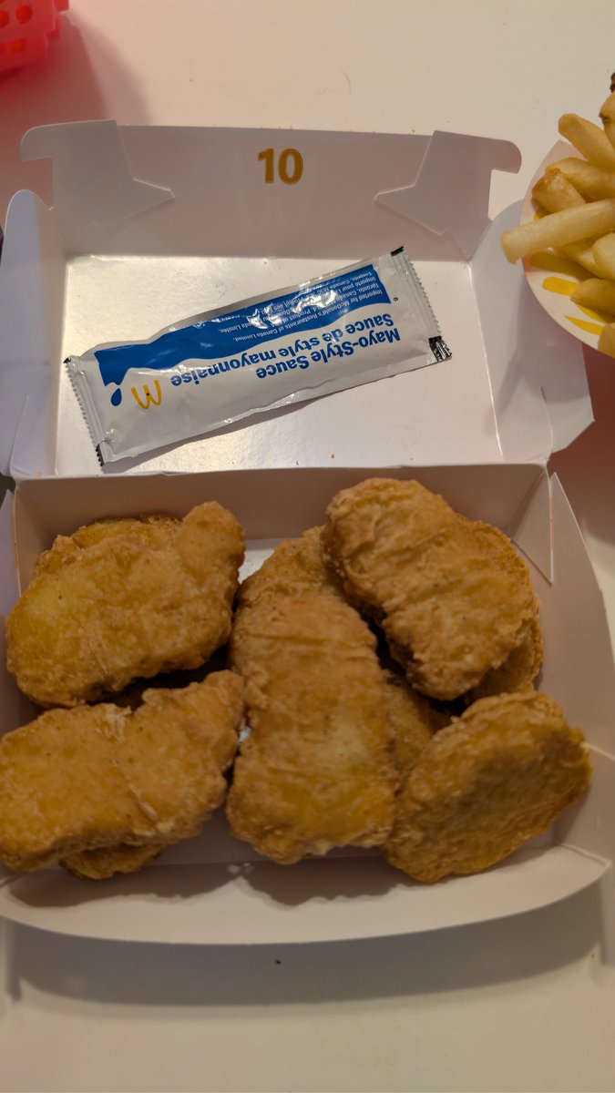 ShooterSean's tweet photo. @McDonalds One singular McChicken sauce package for a 10pc nuggets? Weak. https://t.co/XScerNAQQR