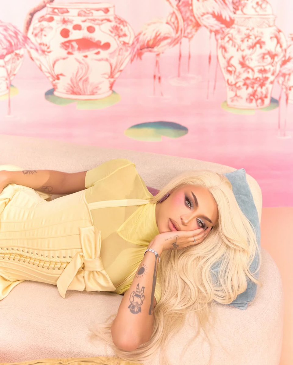 pabllovbrasil's tweet photo. GRANDONA! Pabllo Vittar agora é dona da própria discografia. A drag é oficialmente dona dos masters das suas músicas. https://t.co/MWhzB7trxn