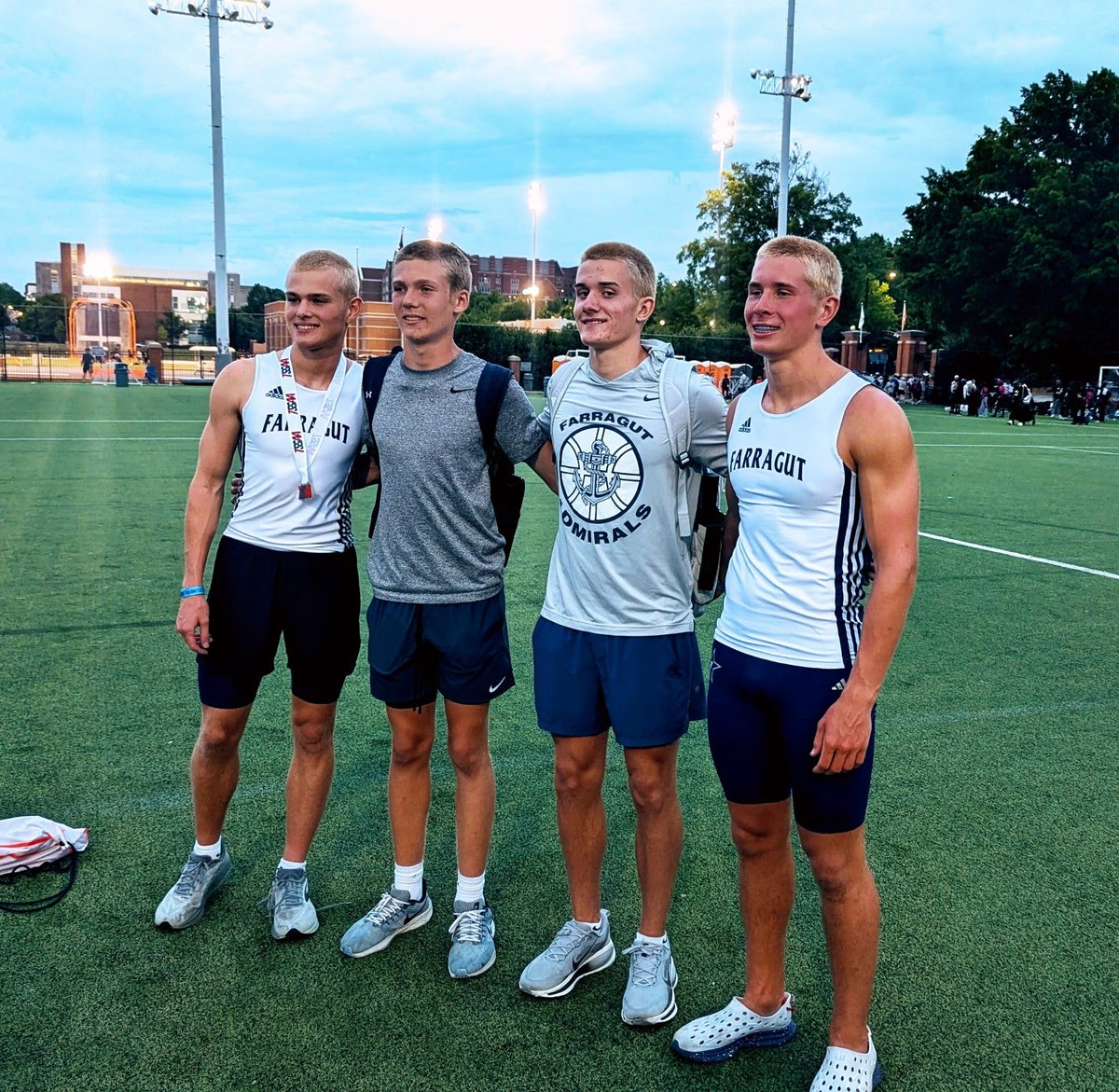 NathanJaco50103's tweet photo. TN Division 1 class AAA - 2nd place in the state! Proud of this team and happy to set a new school record. I'm also excited to have qualified for the New Balance National meet in the open 200 and 400.

4x400 - 3:18.36 https://t.co/tBPW3Iuy7Y