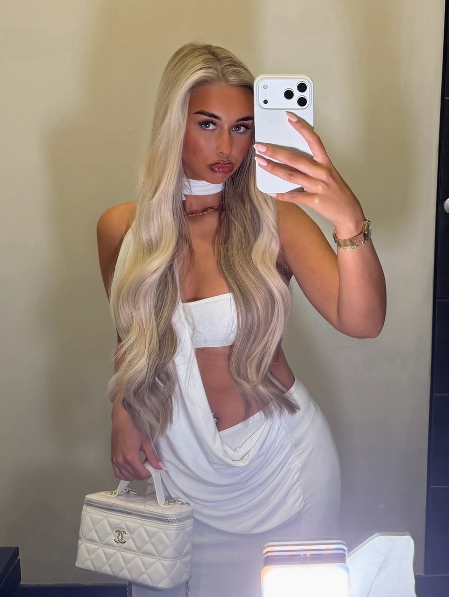 UK Top Babes tweet media