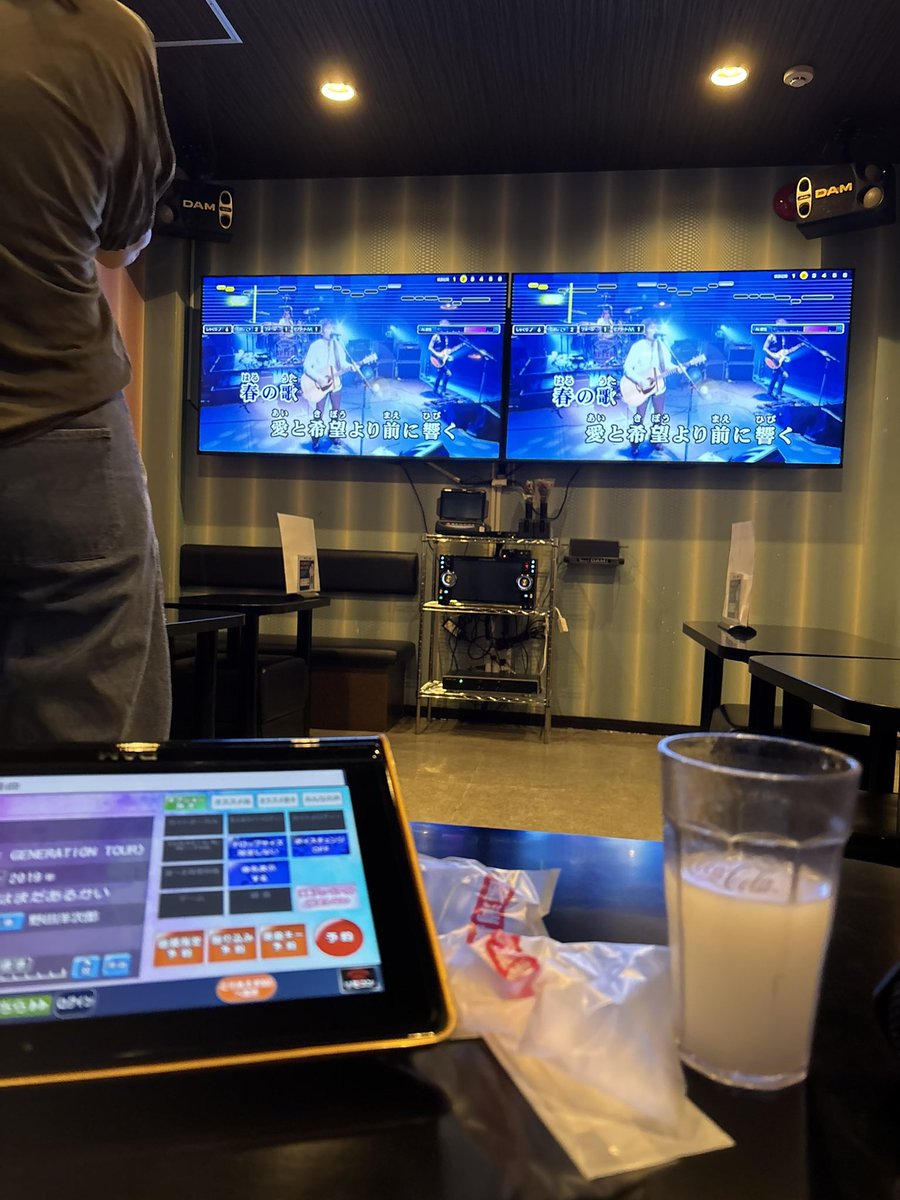 セブンイレブンの店員 tweet media