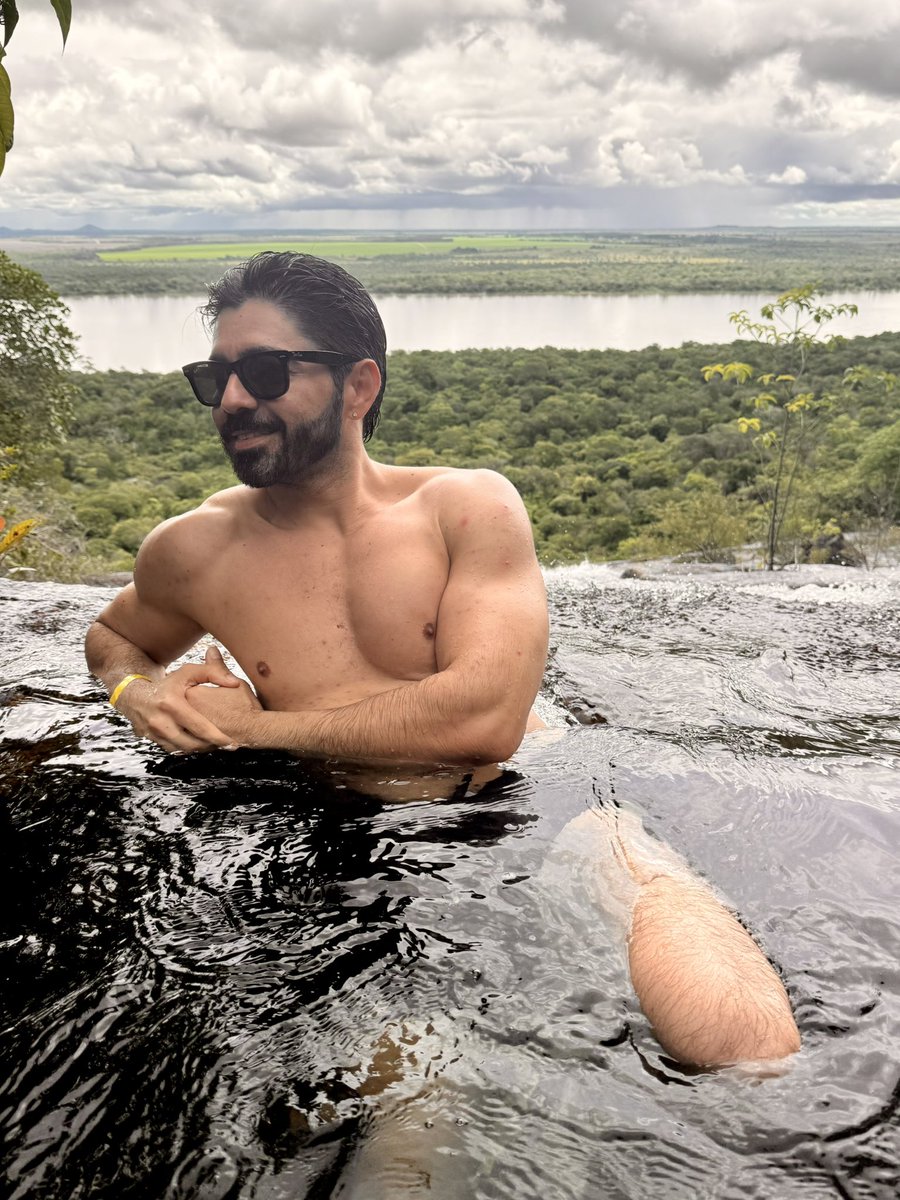 geraldmedeiross's tweet photo. Quando sua casa é a Amazônia https://t.co/UUDV9FsnEY