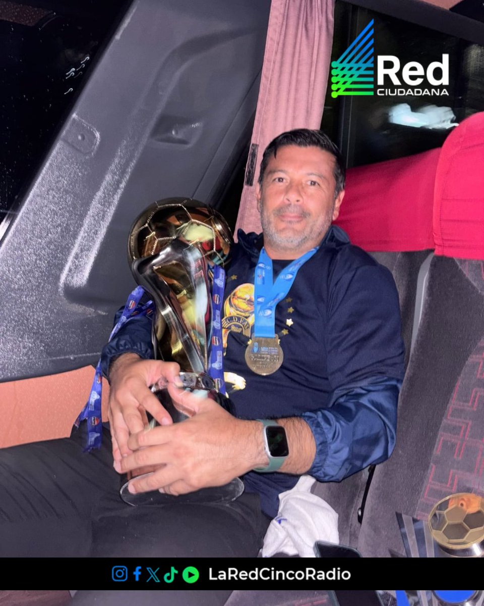 laredcincoradio's tweet photo. 🏆⚽ || Pablo Guede, exentrenador del Club Puebla, y Brayan Angulo, excapitán camotero, se coronaron campeones como cuerpo técnico del Alianza Lima en la Liga de Perú. Adrián Sánchez, exjugador de La Franja, fue campeón dirigiendo al CD FAS de El Salvador. https://t.co/vKHDbf0Ldg