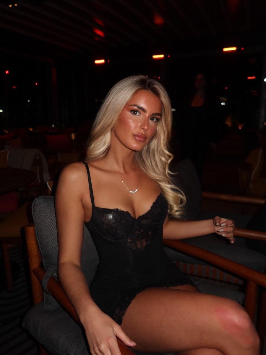 UK Top Babes tweet media
