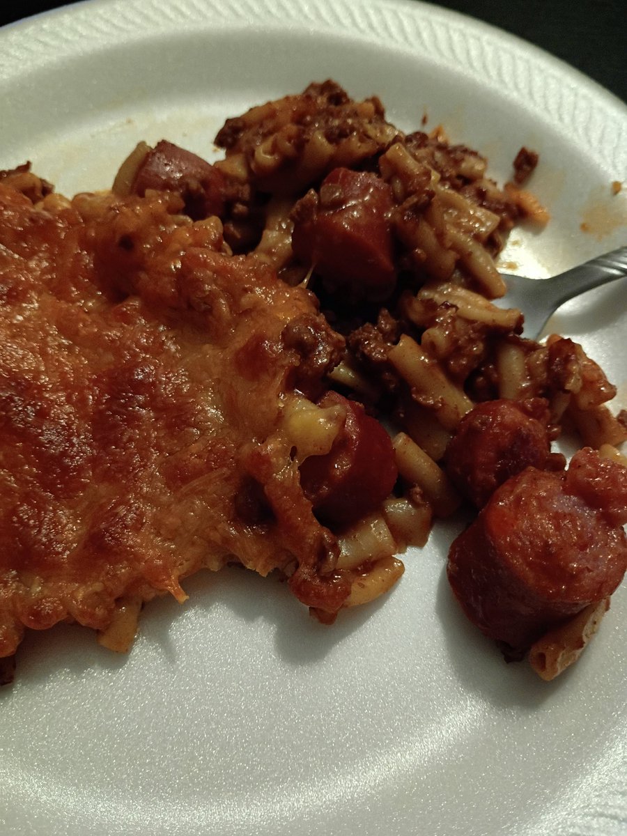 ChernobylMIW's tweet photo. Tried a new recipe for the kiddos. Chili dog Mac and cheese. Pretty good. https://t.co/cXx1mPQiNQ